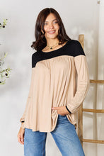 Load image into Gallery viewer, Contrast Long Sleeve Ruched Blouse