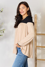 Load image into Gallery viewer, Contrast Long Sleeve Ruched Blouse
