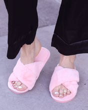 Load image into Gallery viewer, Faux Fur Slippers - Pink