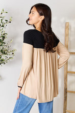 Load image into Gallery viewer, Contrast Long Sleeve Ruched Blouse